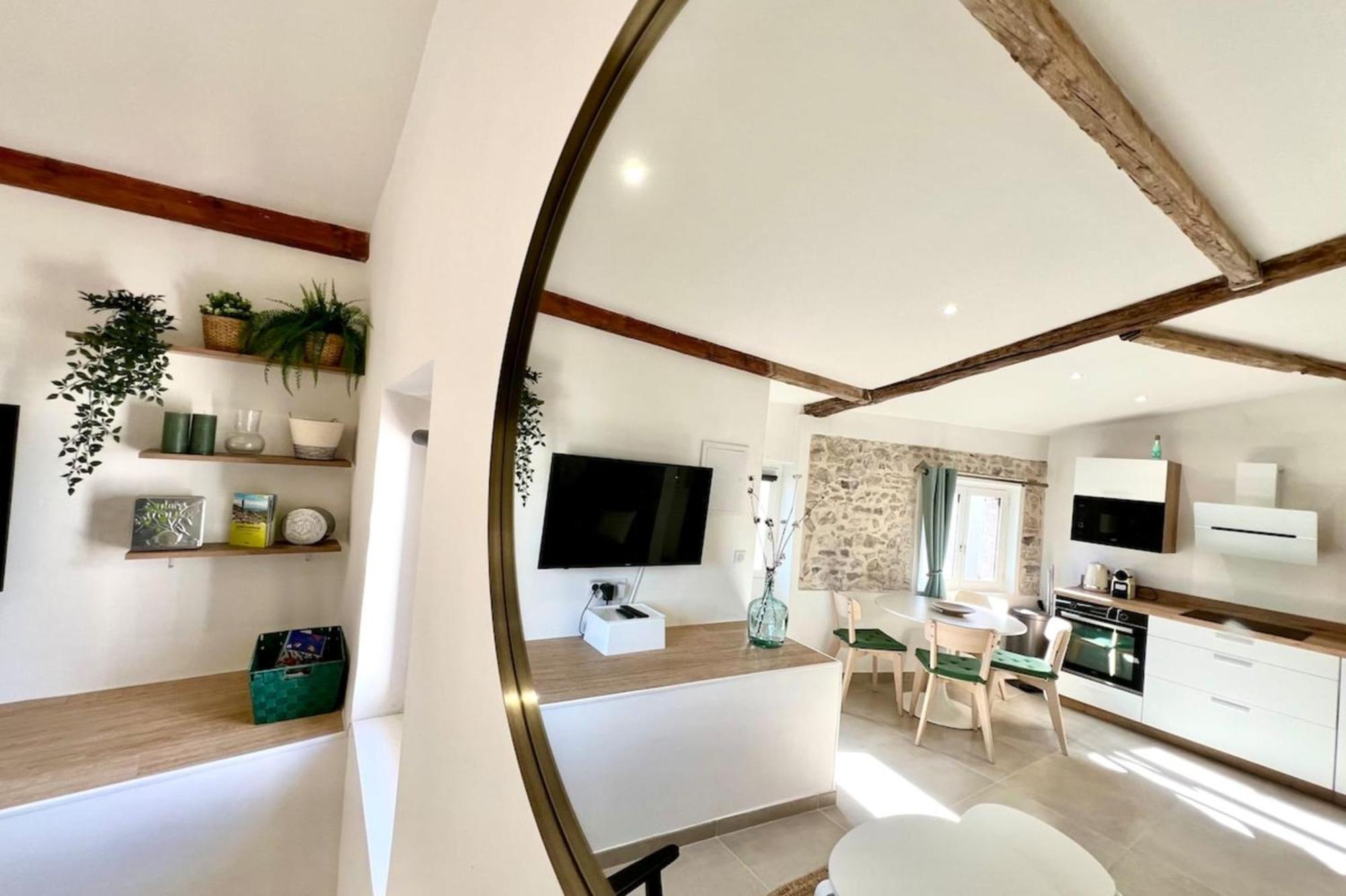 Old - 1 Bedroom - 4 People Antibes