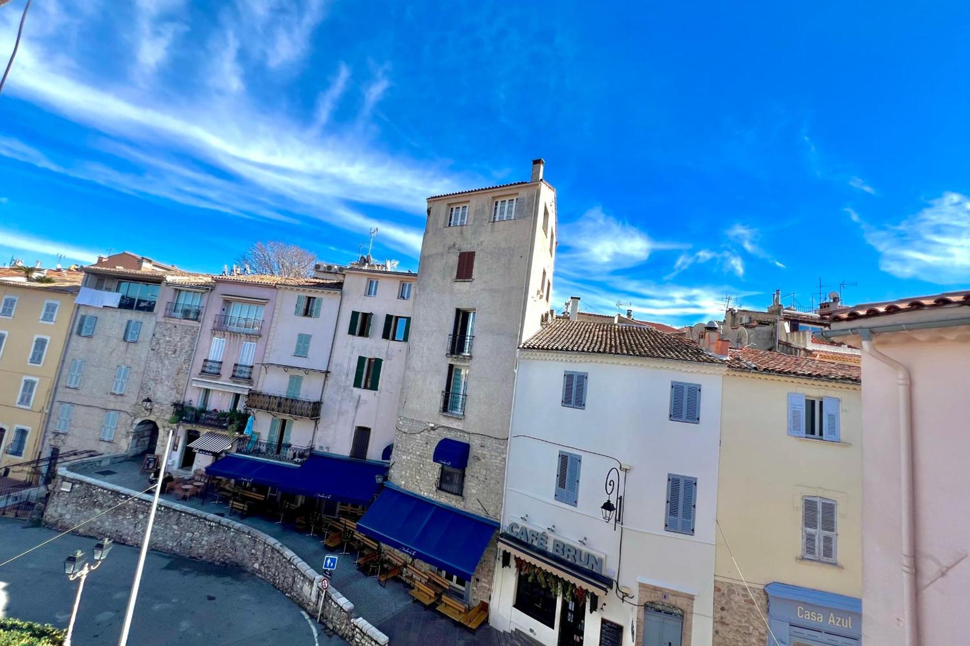 Old - 1 Bedroom - 4 People * Antibes