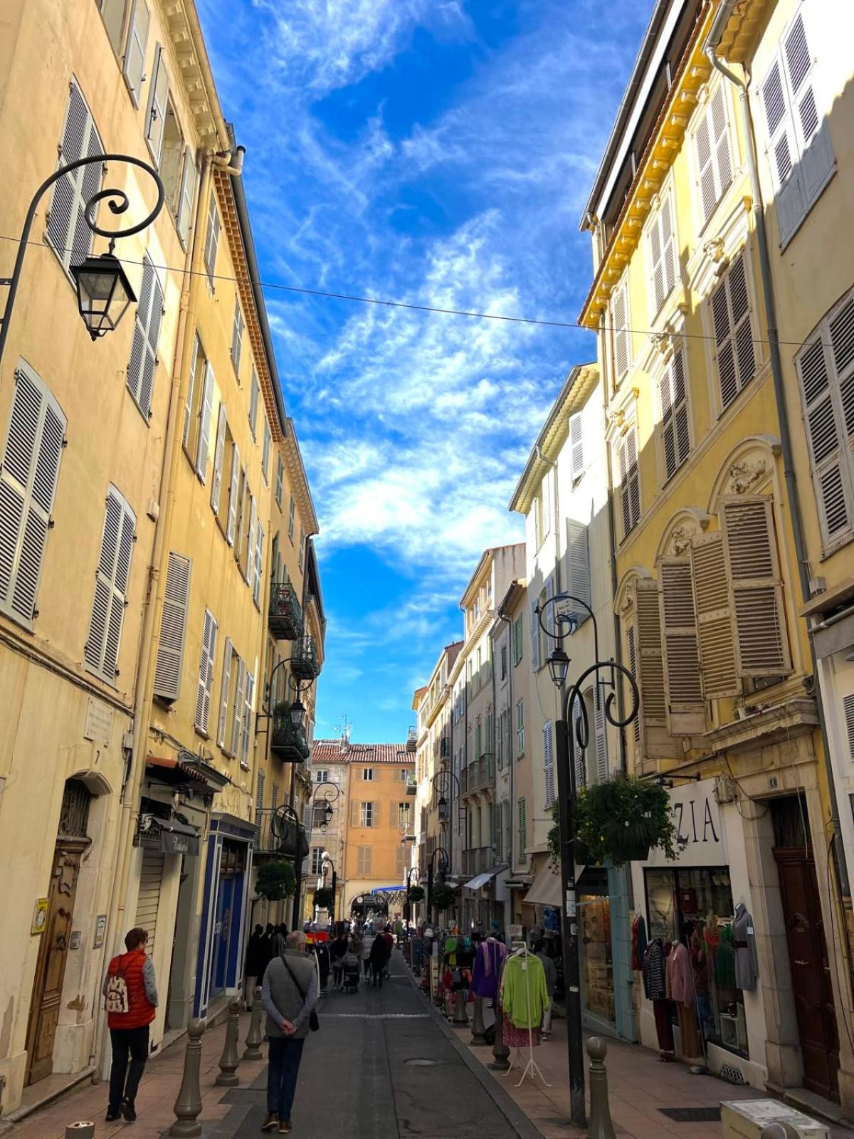 Old - 1 Bedroom - 4 People Antibes