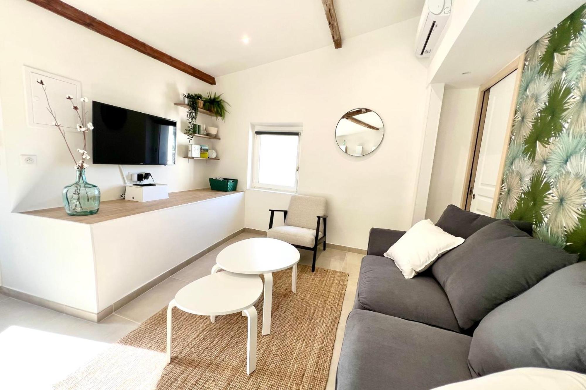 Old - 1 Bedroom - 4 People Apartment Antibes