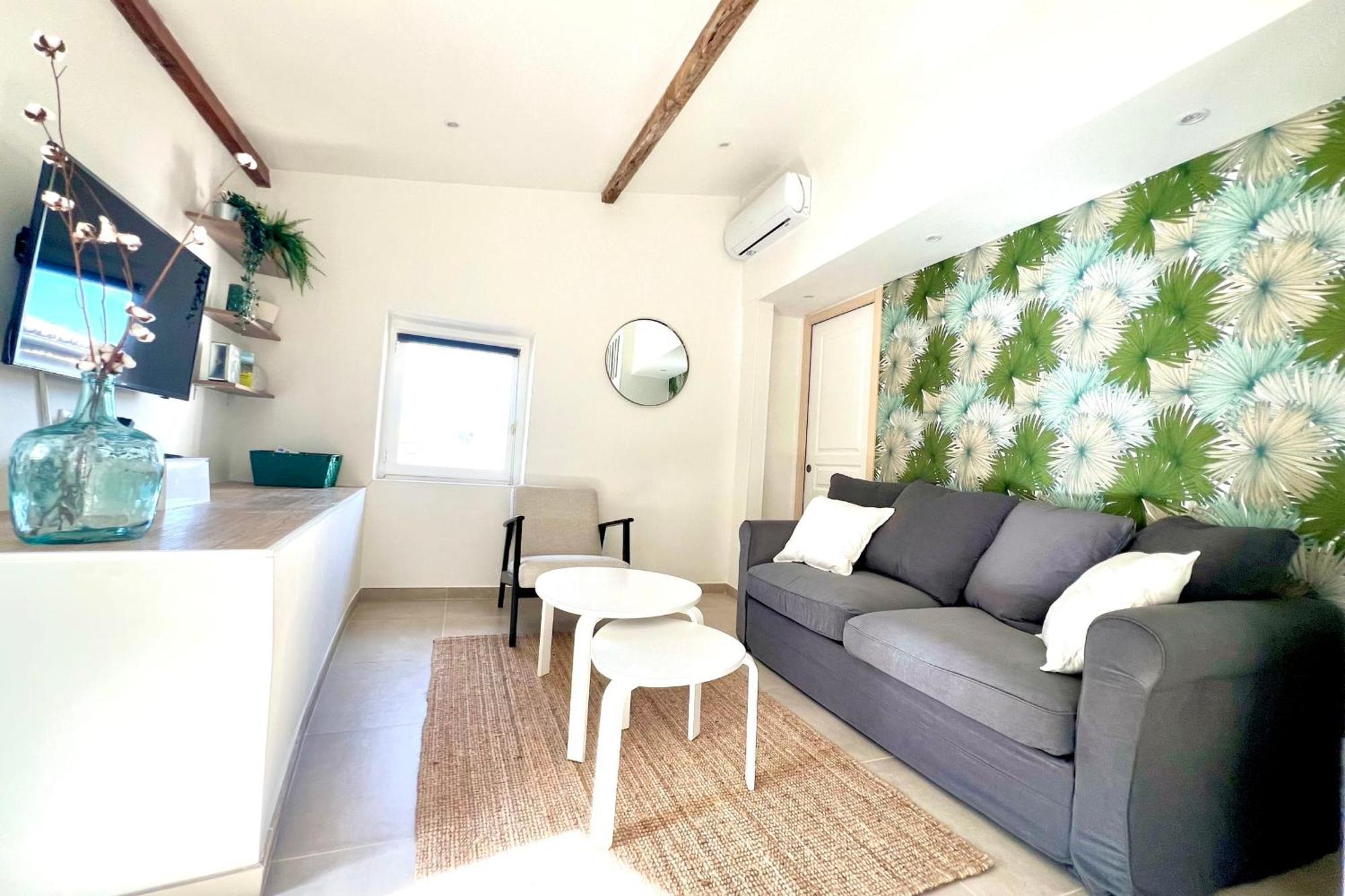 Apartment Old - 1 Bedroom - 4 People